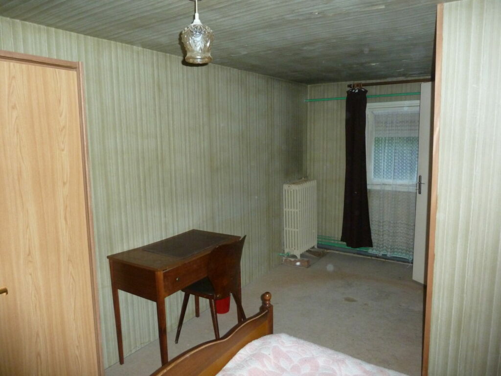 Room with table